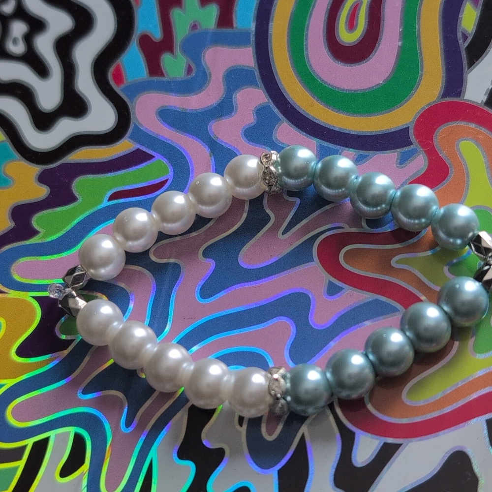Tuxedo Sam Pearl and Blue Penguin Bracelet - Picture 3 of 3